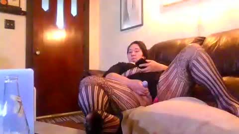 moeblick online show from 10/24/25, 07:43