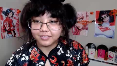 Molly online show from 10/31/25, 04:57