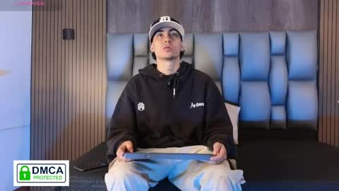 mohamed_malik online show from 04/20/26, 02:31