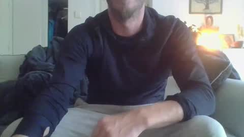 Snapshot of mohican69hot chatting on 12/13/24, 10:41 mohican69hot online show from 12/13/24, 10:41