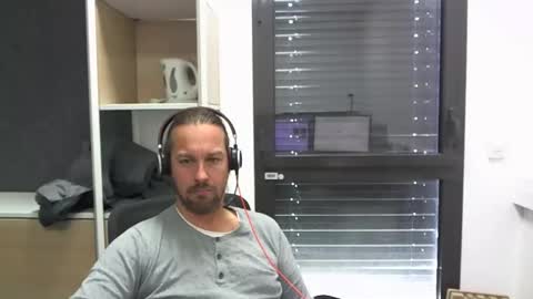 Julien online show from 10/06/25, 10:23