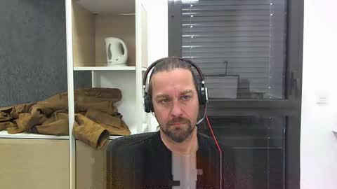 Julien online show from 02/05/26, 11:04