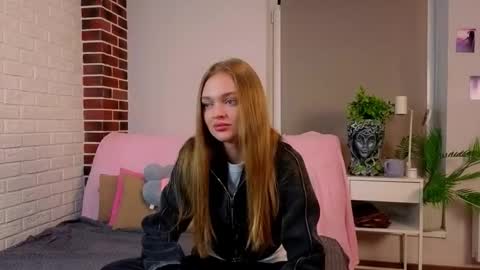 Kylie online show from 09/23/25, 06:33