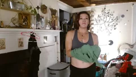MoistKnickerChick online show from 12/07/24, 04:31