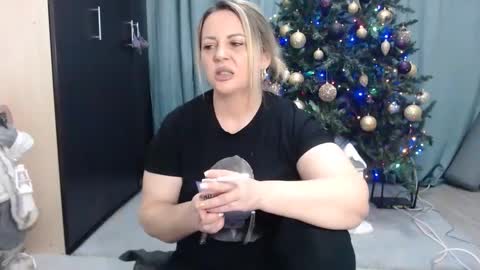 Snapshot of mojjo_erika chatting on 12/28/24, 09:31 erika online show from 12/28/24, 09:31