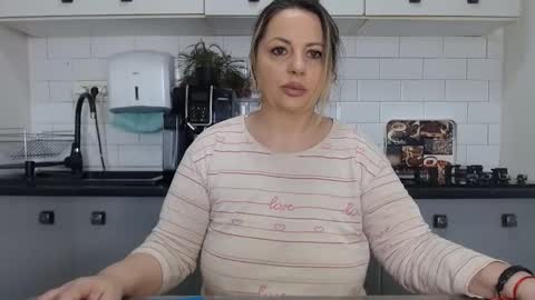 Snapshot of mojjo_erika chatting on 03/09/25, 08:07 erika online show from 03/09/25, 08:07