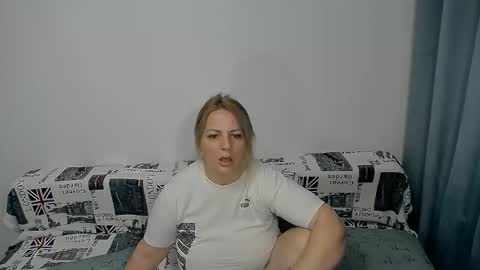 Snapshot of mojjo_erika chatting on 10/12/25, 07:40 erika online show from 10/12/25, 07:40