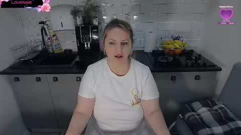 erika online show from 12/22/25, 07:38