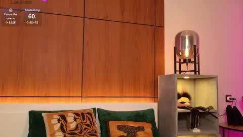 moliqin online show from 04/24/26, 07:33