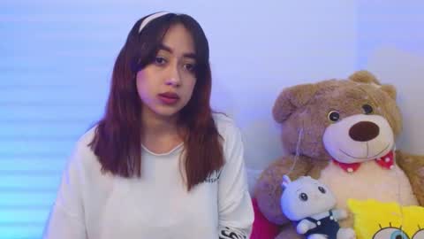 M o L l i E  online show from 12/28/24, 01:29