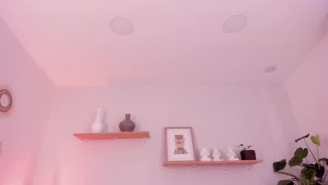 M o L l i E  online show from 03/04/25, 03:15