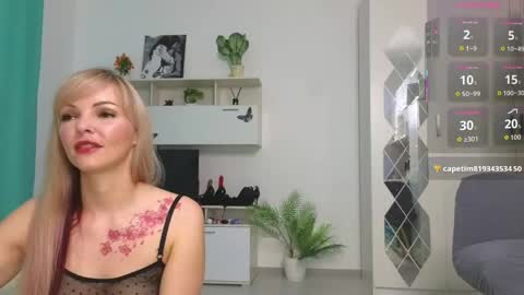 Snapshot of molliblum chatting on 05/20/26, 02:23 molliblum online show from 05/20/26, 02:23
