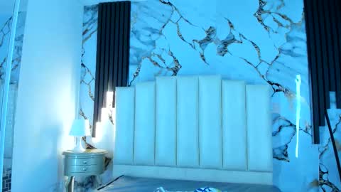 Hey Guys  Im Mollie online show from 11/05/25, 12:27