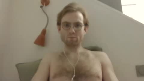 Snapshot of molliter chatting on 02/07/25, 12:42 molliter online show from 02/07/25, 12:42