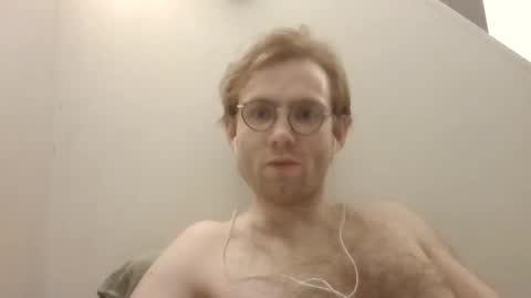 Snapshot of molliter chatting on 02/22/25, 01:11 molliter online show from 02/22/25, 01:11