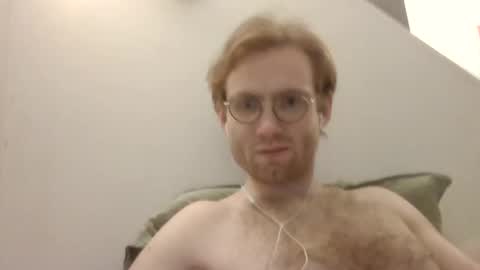 Snapshot of molliter chatting on 02/24/25, 12:52 molliter online show from 02/24/25, 12:52