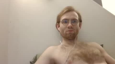 Snapshot of molliter chatting on 02/27/25, 12:10 molliter online show from 02/27/25, 12:10