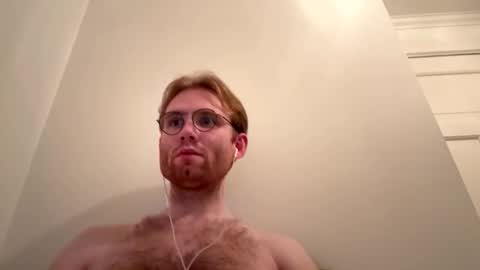 Snapshot of molliter chatting on 09/15/25, 11:27 molliter online show from 09/15/25, 11:27