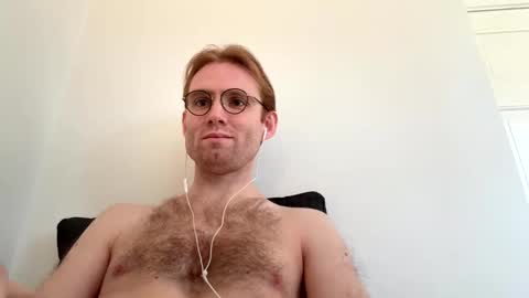 Snapshot of molliter chatting on 09/19/25, 12:50 molliter online show from 09/19/25, 12:50