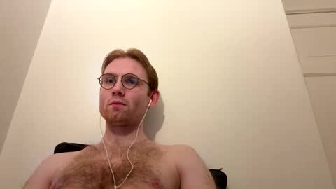 Snapshot of molliter chatting on 09/21/25, 12:01 molliter online show from 09/21/25, 12:01