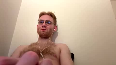 Snapshot of molliter chatting on 10/20/25, 11:38 molliter online show from 10/20/25, 11:38