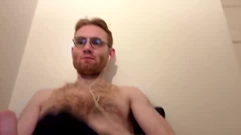 Snapshot of molliter chatting on 10/24/25, 01:35 molliter online show from 10/24/25, 01:35