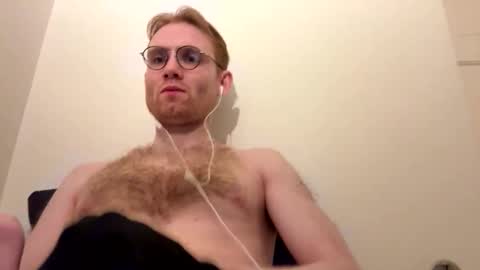 Snapshot of molliter chatting on 10/28/25, 12:25 molliter online show from 10/28/25, 12:25