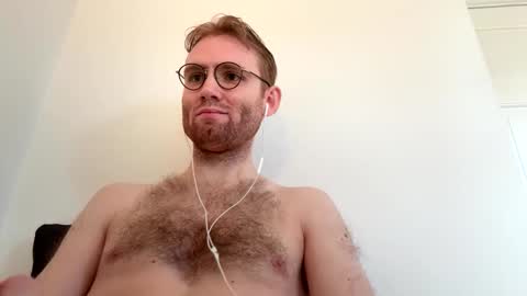 Snapshot of molliter chatting on 11/01/25, 01:35 molliter online show from 11/01/25, 01:35