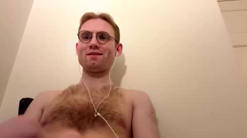 Snapshot of molliter chatting on 11/06/25, 01:28 molliter online show from 11/06/25, 01:28