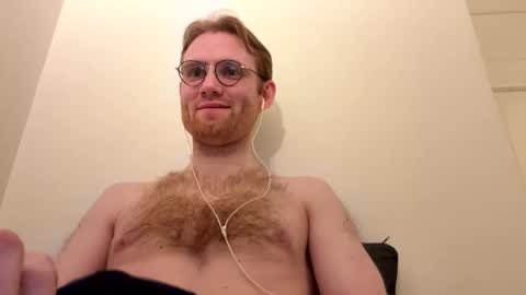 Snapshot of molliter chatting on 12/18/25, 05:08 molliter online show from 12/18/25, 05:08