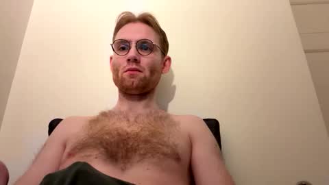 Snapshot of molliter chatting on 02/04/26, 11:20 molliter online show from 02/04/26, 11:20