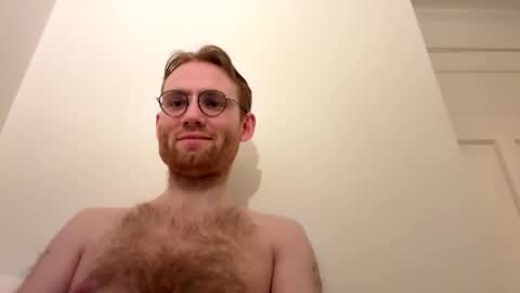 Snapshot of molliter chatting on 02/16/26, 11:34 molliter online show from 02/16/26, 11:34