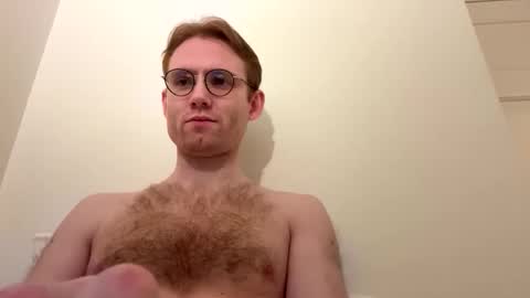 Snapshot of molliter chatting on 03/05/26, 12:39 molliter online show from 03/05/26, 12:39