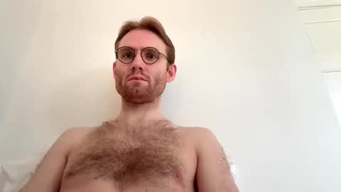 Snapshot of molliter chatting on 03/18/26, 01:25 molliter online show from 03/18/26, 01:25