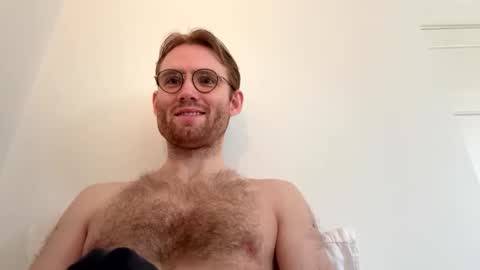 Snapshot of molliter chatting on 03/19/26, 01:37 molliter online show from 03/19/26, 01:37