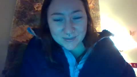 Snapshot of mollsballs123 chatting on 10/31/25, 12:22 mollsballs123 online show from 10/31/25, 12:22