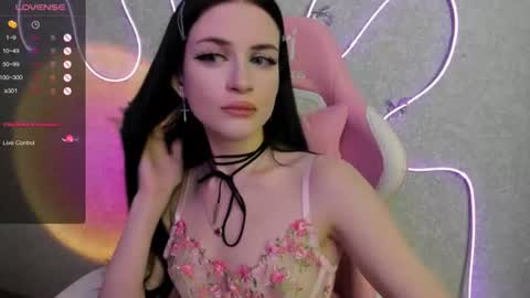 Snapshot of molly_crystall chatting on 07/13/26, 02:36 Molly - online show from 07/13/26, 02:36