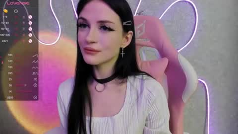 Snapshot of molly_crystall chatting on 07/23/26, 03:59 Molly - online show from 07/23/26, 03:59