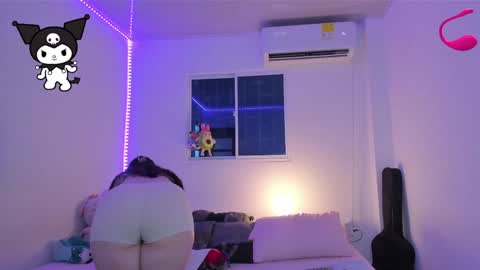 Snapshot of molly_g18 chatting on 01/19/25, 03:18 MARIANA online show from 01/19/25, 03:18