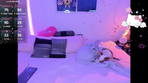 Snapshot of molly_g18 chatting on 10/18/25, 12:24 MARIANA online show from 10/18/25, 12:24