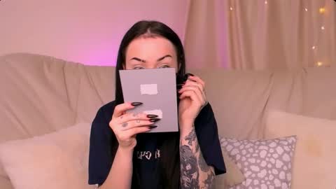 Snapshot of molly_kisss chatting on 11/16/25, 09:37 molly_kisss online show from 11/16/25, 09:37