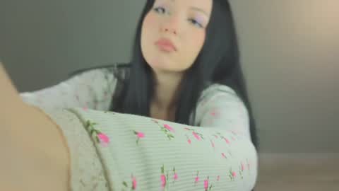 molly_millerr online show from 07/21/26, 08:55