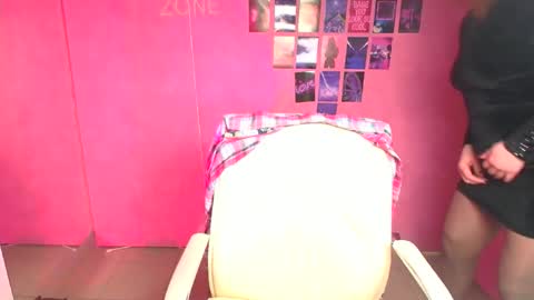 Molly online show from 02/11/26, 12:32