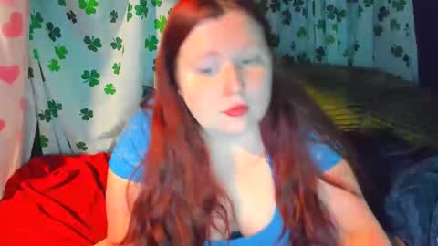 Snapshot of molly_moons chatting on 06/09/26, 10:21 molly_moons online show from 06/09/26, 10:21