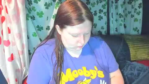 Snapshot of molly_moons chatting on 06/27/26, 12:33 molly_moons online show from 06/27/26, 12:33