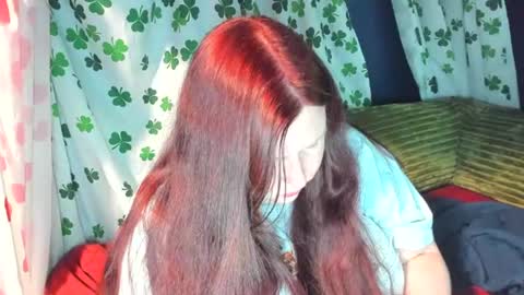 Snapshot of molly_moons chatting on 06/30/26, 01:23 molly_moons online show from 06/30/26, 01:23