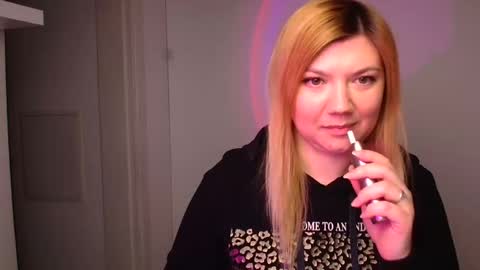 Molly online show from 01/08/25, 12:15