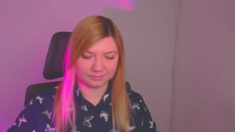 Molly online show from 01/20/25, 12:39