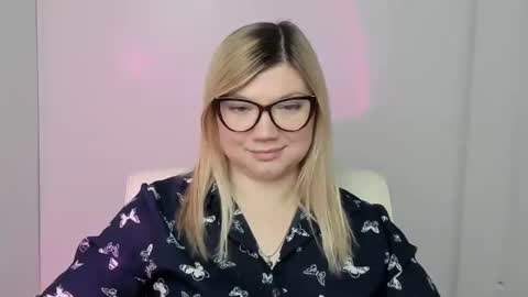 Molly online show from 10/14/25, 05:41