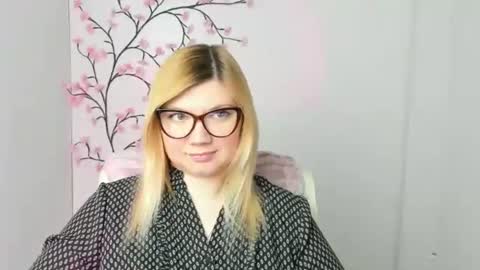 Molly online show from 02/09/26, 12:42